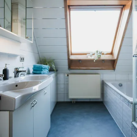 Grosse Helle Mit 4 Schlafzimmern Apartmán Auendorf